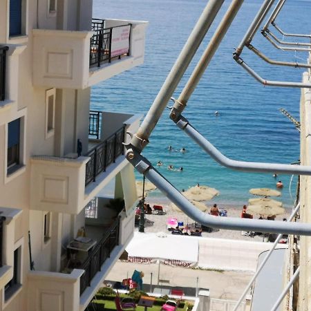 Comfortable Beachfront Apartment Loutraki  Eksteriør bilde