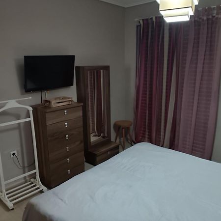 Comfortable Beachfront Apartment Loutraki  Eksteriør bilde